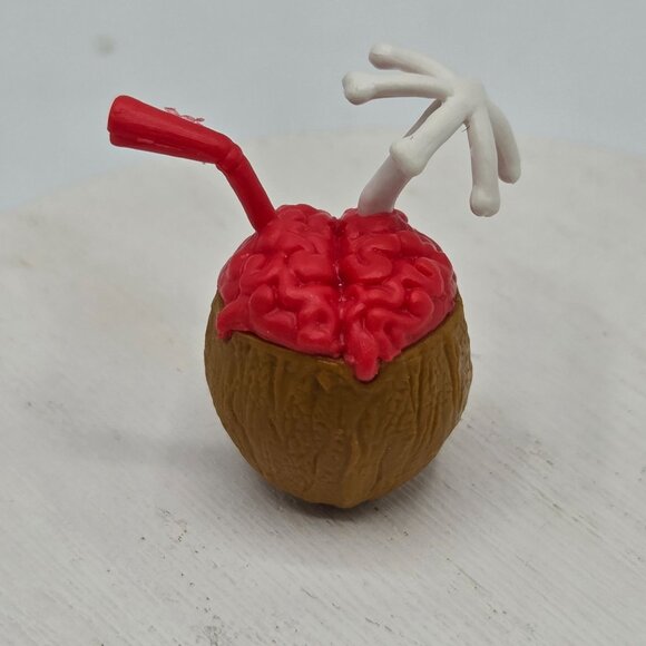 Monster High Ghoulia Yelps Skull Shores Coconut Tiki Drink Accessory - Picture 4 of 4